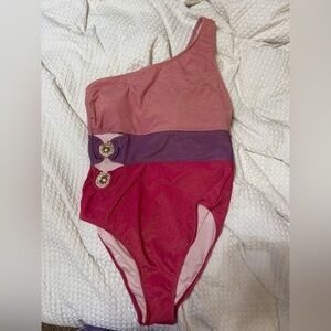 CUPSHE One-Shoulder Colorblock Swimsuit in Rose, Purple & Magenta